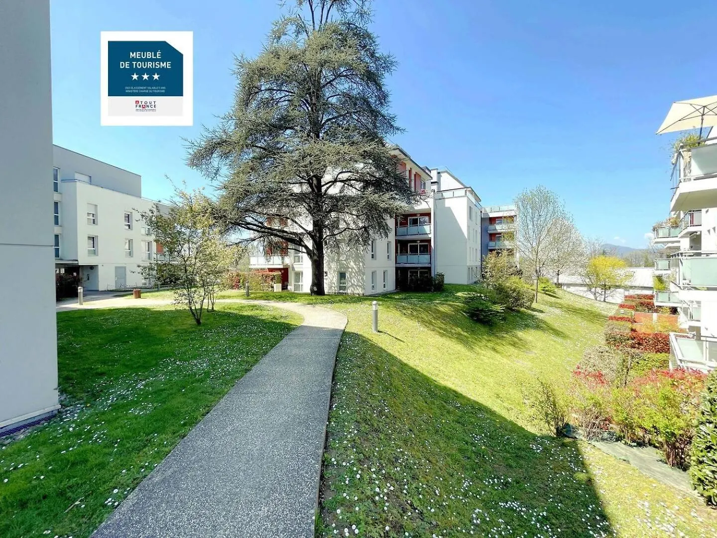 Beautiful T4 Parking Large Terrace location